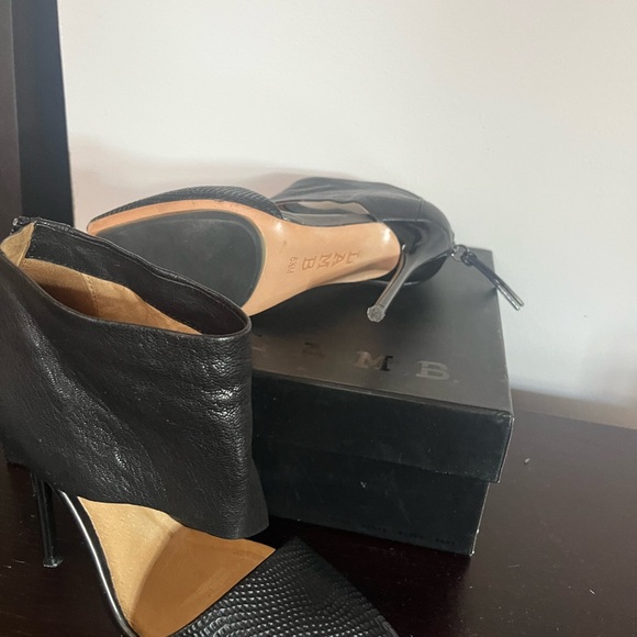 L.A.M.B. Black Stiletto Heels - Picture 3 of 4